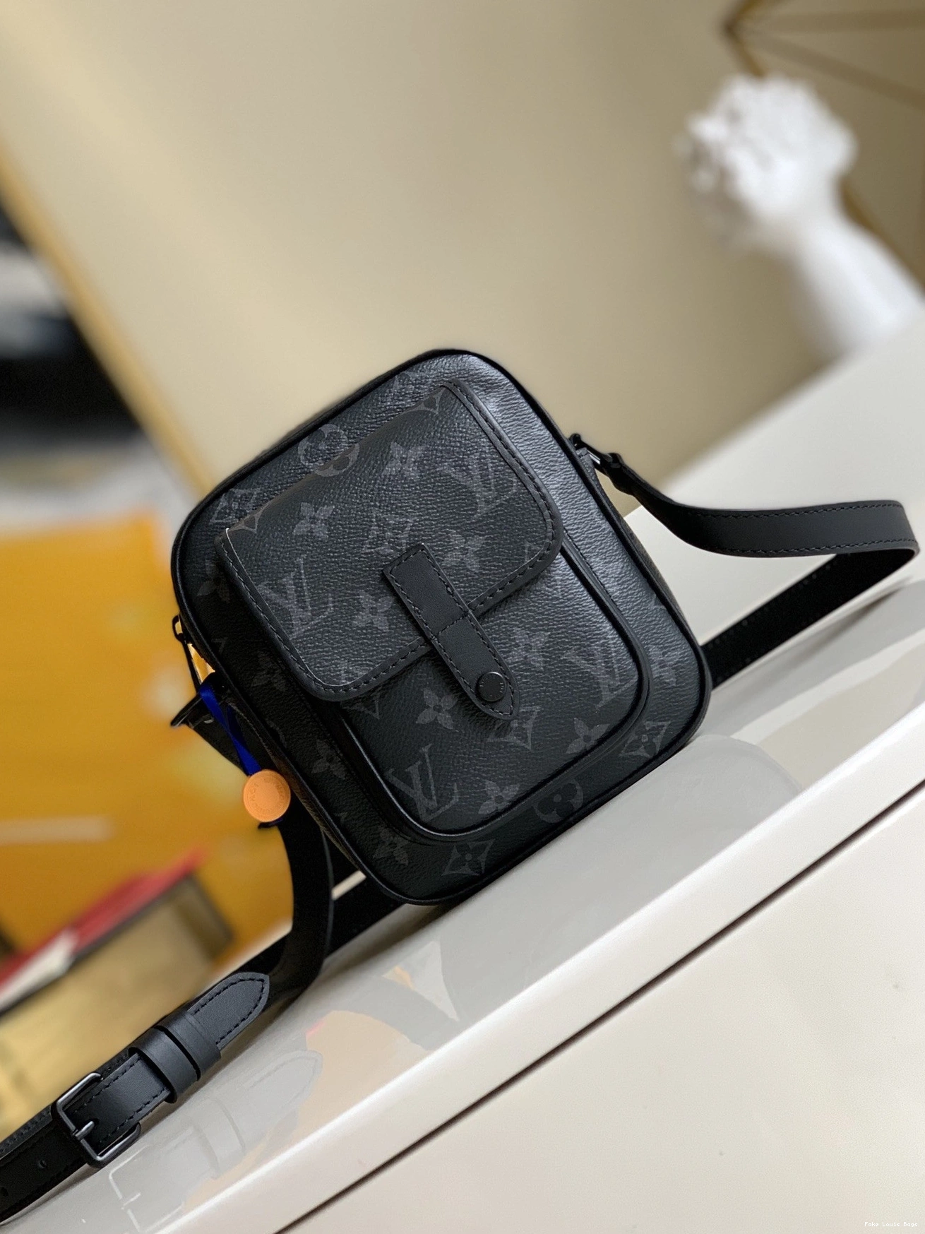 Fake Louis Bags Wearable Christopher LOUIS Wallet VUITTON 0821